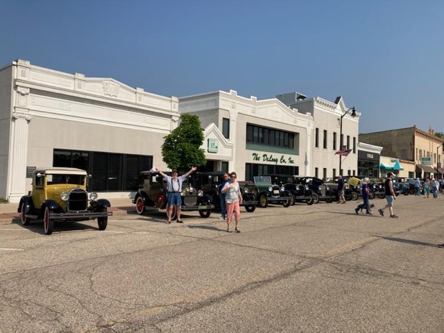 Street Lineup